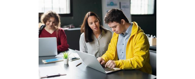 Especialização Coordenação do Serviço de Assistência Pessoal serviço de assistência pessoal num centro de apoio à vida independente de Pessoas com Deficiência